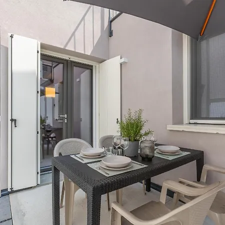 Guesthost - Le Agavi Apartment Ferrara