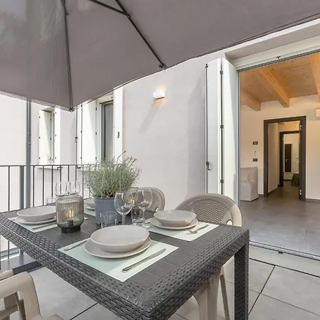 Guesthost - Le Agavi Ferrara