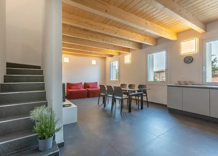 Guesthost - Le Agavi Φεράρα