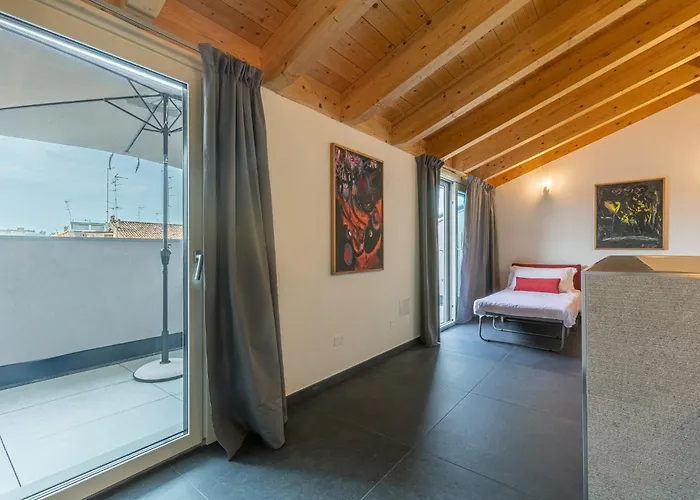 Guesthost - Le Agavi Φεράρα